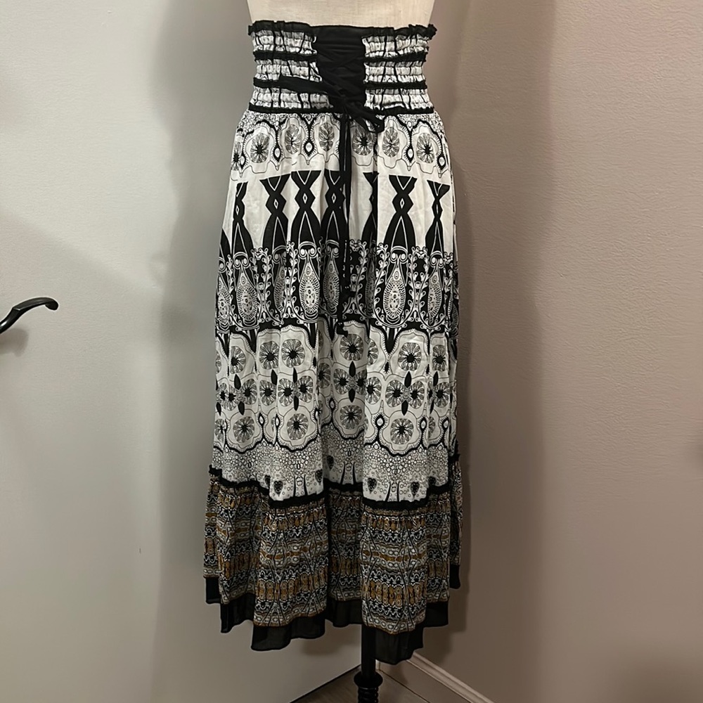 WOMEN’S Layered Black and White Maxi Shirring Waist Skirt size Small